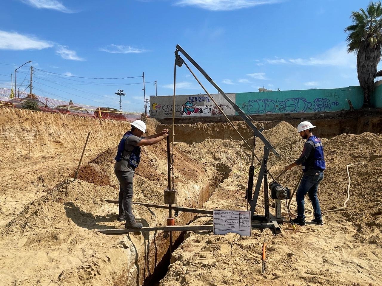 Exploración geotécnica y sondeo antes de construir Plaza Dorian